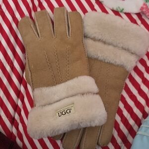 UGG Beige Shearling Gloves Size XL
